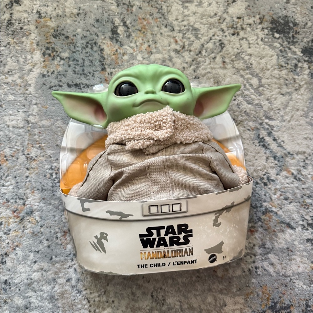 Mattel Star Wars Grogu Plush Toy, 11-inch Character Figure with Soft Body